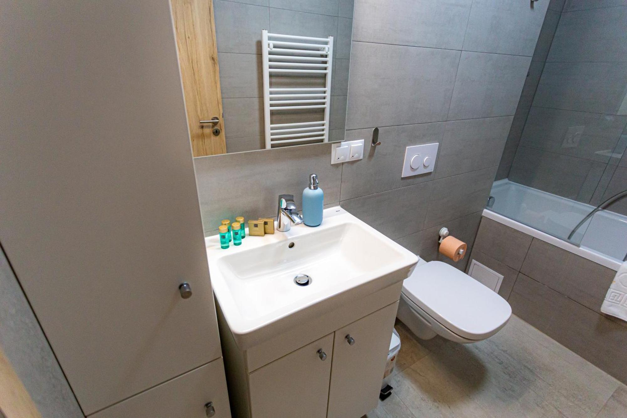 Apart B&V 203 Coresi - Elegant Mountain Retreat Брашов Екстериор снимка