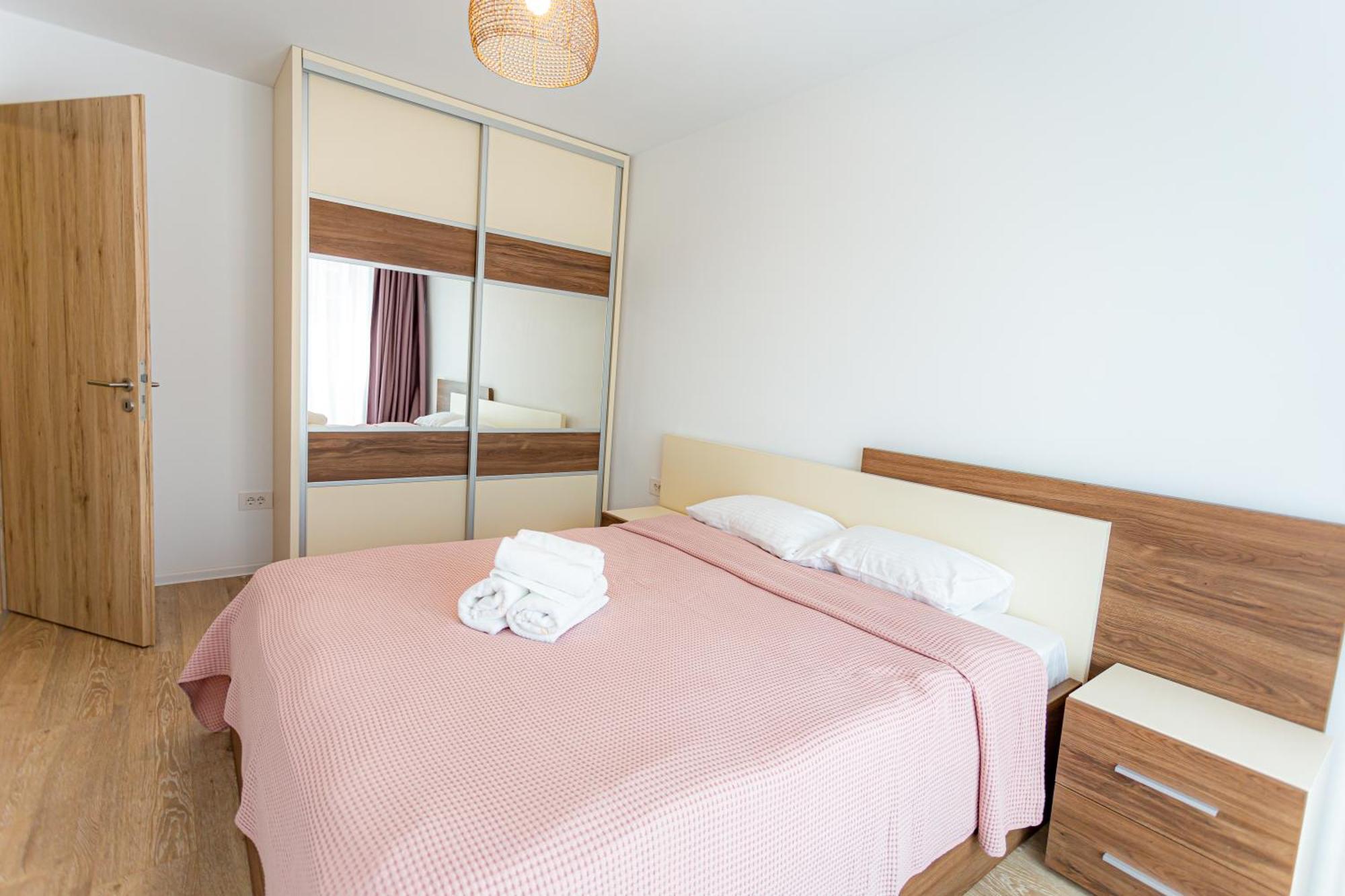 Apart B&V 203 Coresi - Elegant Mountain Retreat Брашов Екстериор снимка